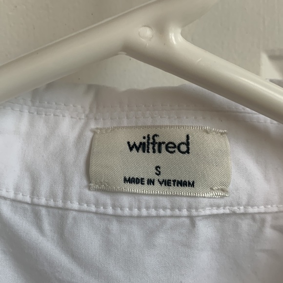 White cropped button up T-shirt with tied bottom - Picture 4 of 4